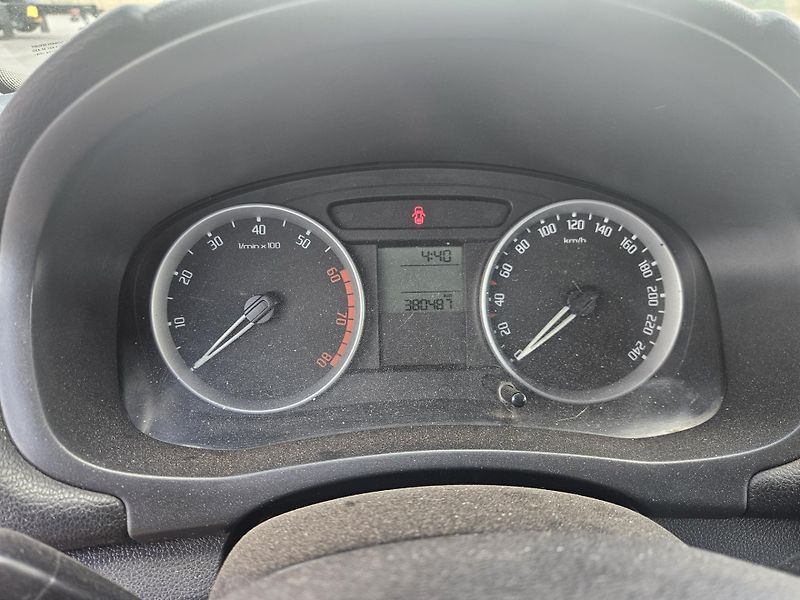 Škoda Roomster 1,4 16V benzin tažné - fotka 8 z 10