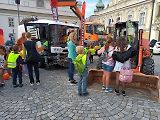 Tak vypadaly hrátky s těžkou silniční technikou na náměstí v Havlíčkově Brodě. Podívejte se