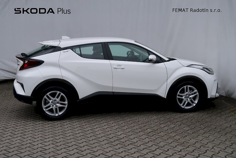 Toyota C-HR (2023) Comfort Business 1,8  Hybrid e - fotka 23 z 31