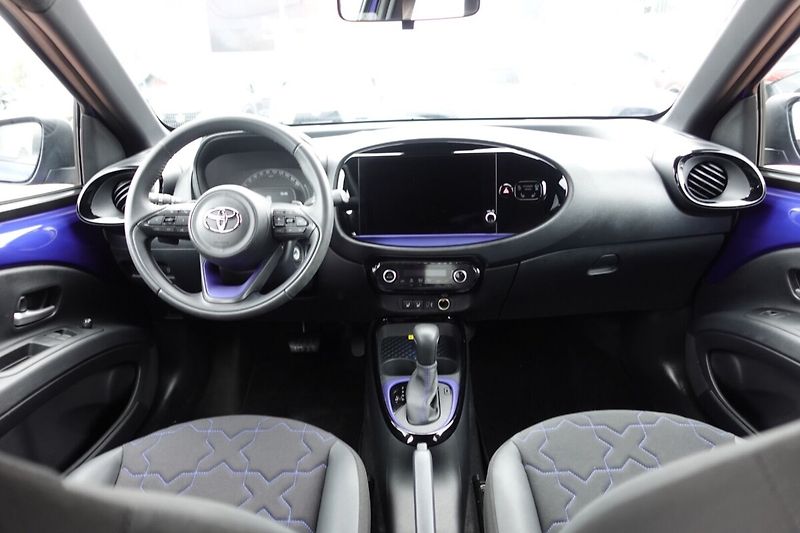 Toyota Aygo 1.0L - 1 CVT Executive - fotka 16 z 30