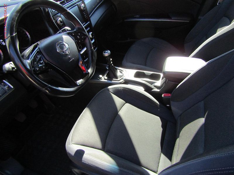 SsangYong Tivoli (2020) 1.5 TGDi, Kamera - fotka 9 z 18