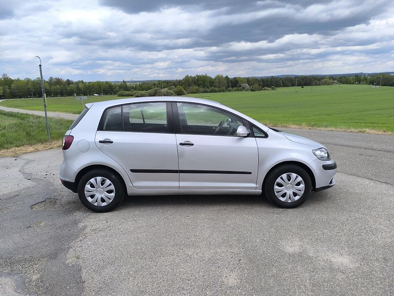 Volkswagen Golf Plus (2005) 1.4 1.MAJITEL,SERVISNI KÍŽKA - fotka 8 z 32