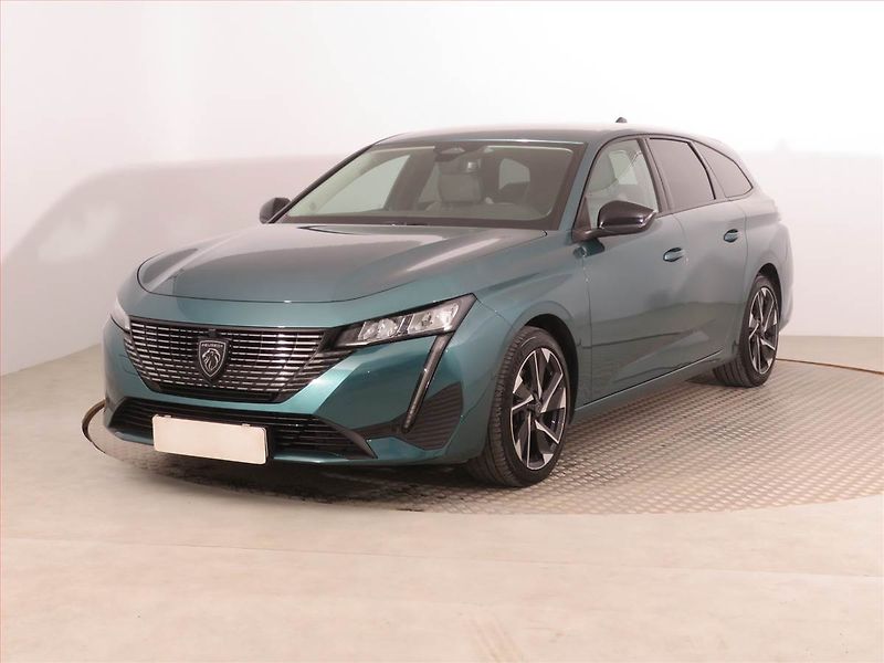 Peugeot 308 (2022) Allure Pack 1.5 BlueHDi - fotka 2 z 17