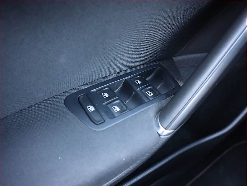 Volkswagen Golf (2018) 1.0 TSI, Navi, Tempomat - fotka 13 z 18