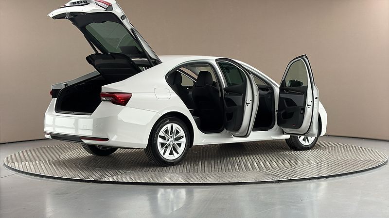 Škoda Octavia 2.0 TDI Style - fotka 6 z 27