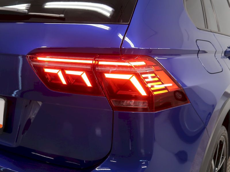 Volkswagen Tiguan (2022) R 2.0TSI 235KW DSG 4x4 - fotka 11 z 38