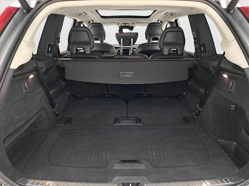 Volvo XC90 (2015) D5 AWD - fotka 14 z 29