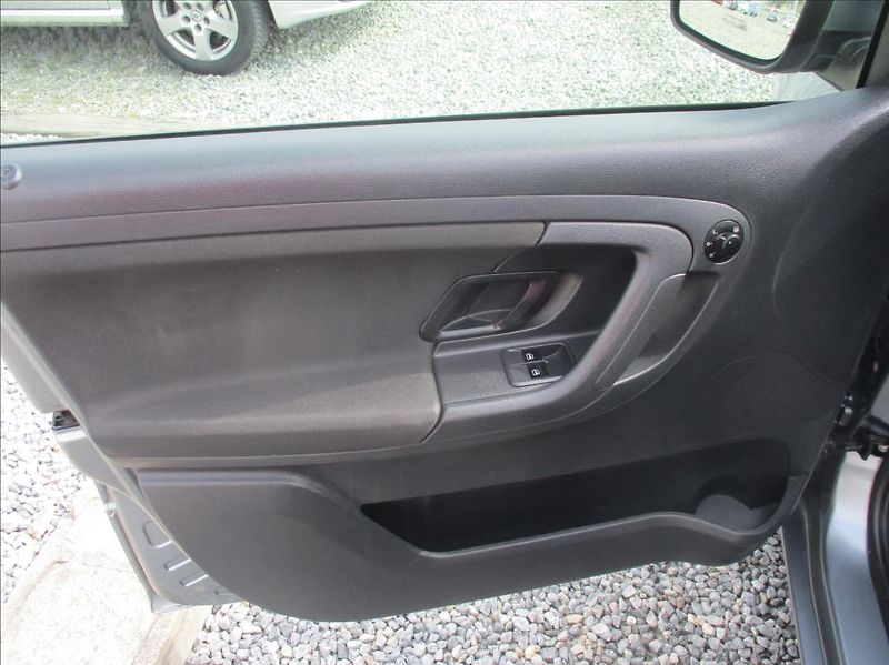 Škoda Fabia 1,2 i, Eleg.,aut.klima,servis, - fotka 18 z 43