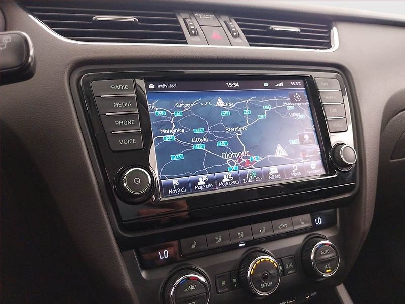 Škoda Octavia (2015) Laurin&Klement 2.0 TDI, 4X4 - fotka 13 z 31
