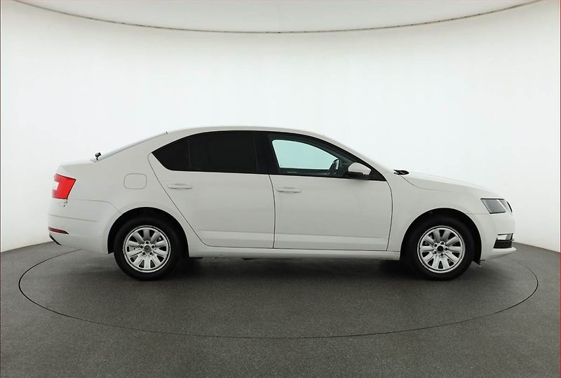 Škoda Octavia (2018) 1.4 TSI, Serv.kniha, Tempomat - fotka 6 z 16