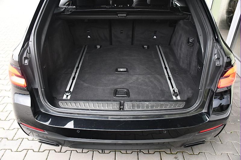 BMW Řada 5 530d xD M-SPORT LASER  - fotka 41 z 46