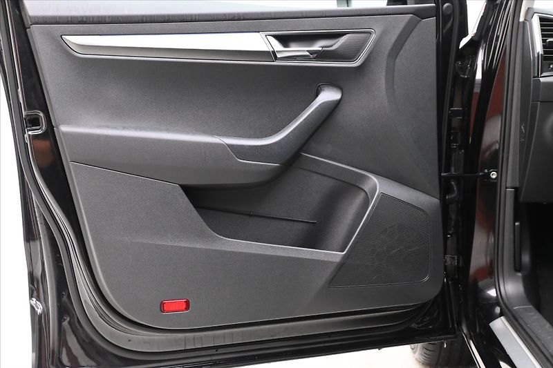 Škoda Karoq 1,5 TSI 110kW Business Záruka - fotka 24 z 31