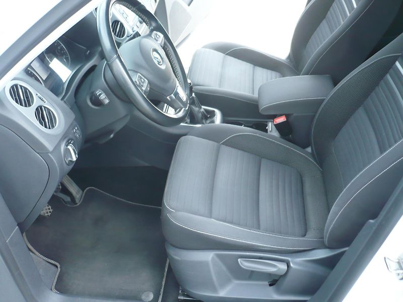 Volkswagen Tiguan 2.0TDI 130Kw 4x4 Klima Navi - fotka 11 z 28