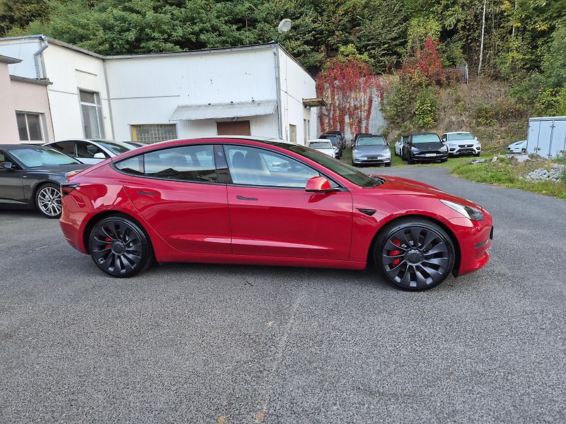 Tesla Model 3 PERFORMANCE 393kw SOH 95,1% - fotka 7 z 45