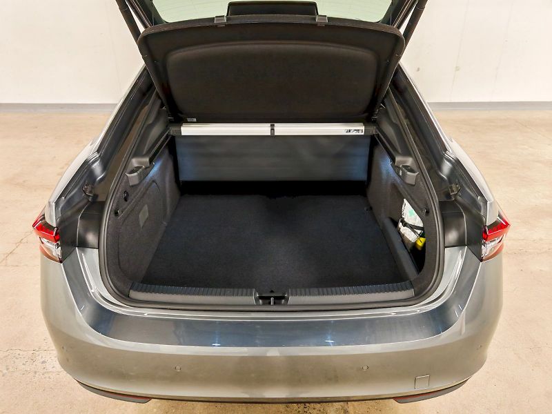 Škoda Superb (2025) iV 1.5 TSI 150 kW DSG Sportlin - fotka 31 z 33