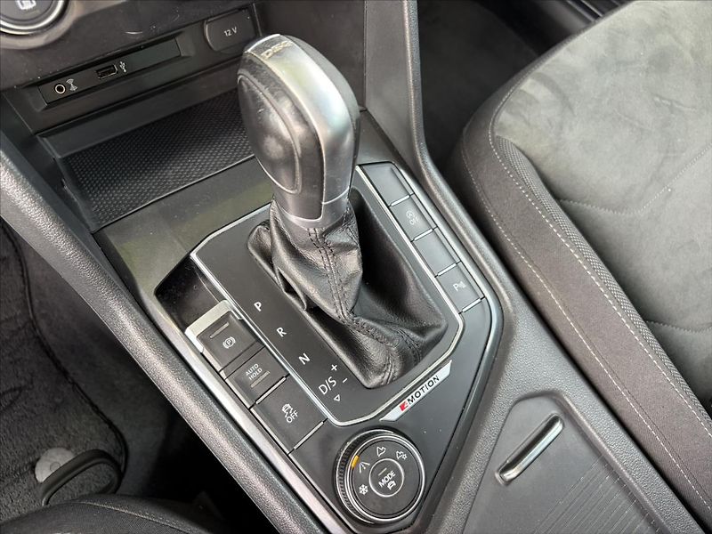 Volkswagen Tiguan 2,0 TDi DSG 4Motion  LED,ACC - fotka 24 z 50