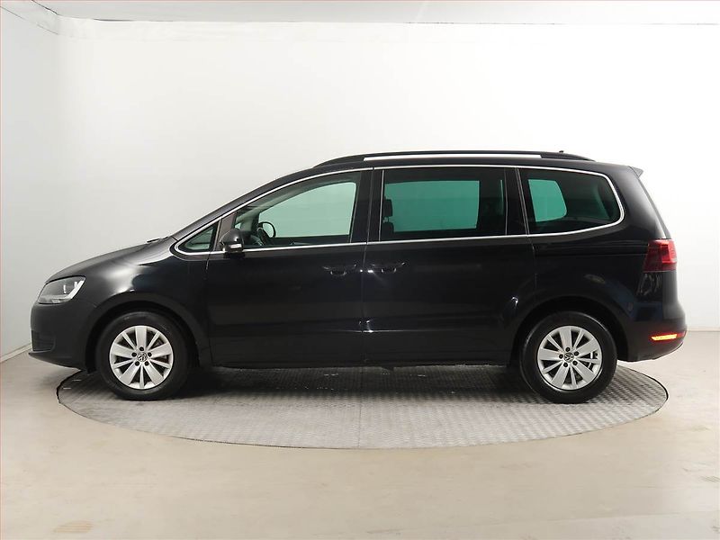 Volkswagen Sharan (2018) 2.0 TDI BMT, Automat, Navi - fotka 3 z 18