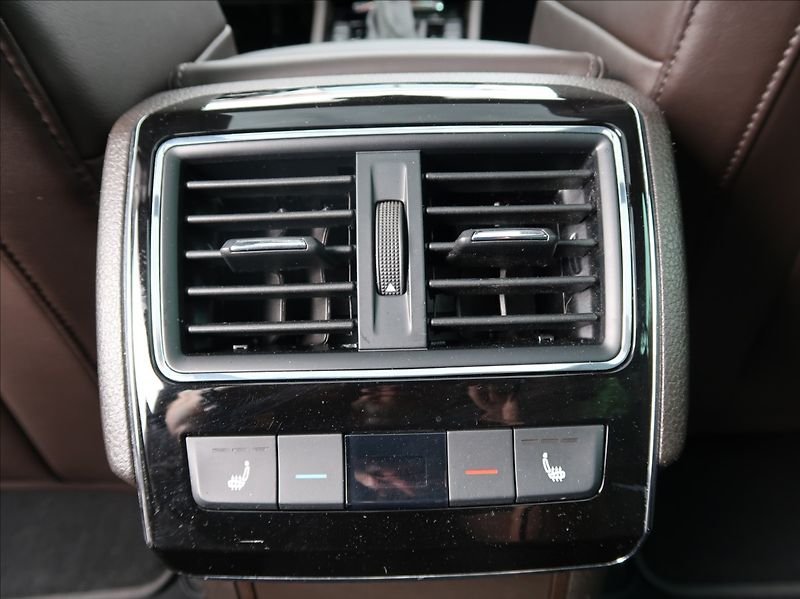 Škoda Superb 2,0 TSi,200kW,NovéČR,L&K,4x4 - fotka 21 z 32