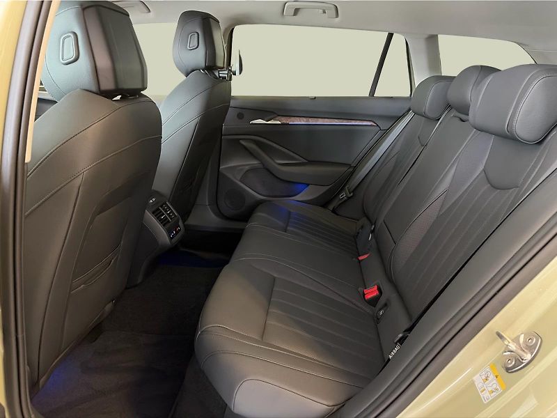 Škoda Superb 2.0TDi L&K 142kW 4x4 - fotka 17 z 25