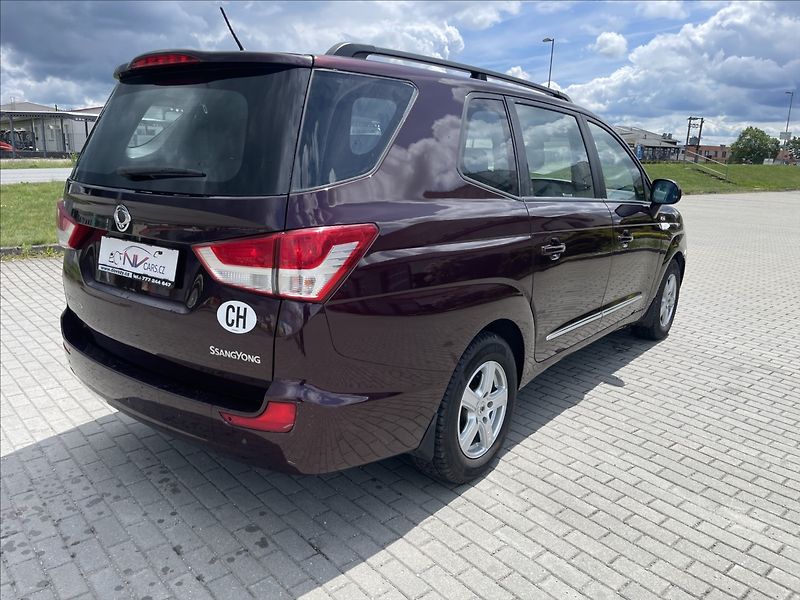 SsangYong Rodius 2,0 CRD 114kw 4x4 7mist odp.DP - fotka 4 z 28