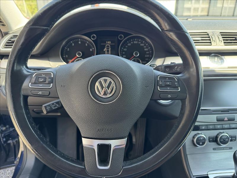 Volkswagen Passat 1,4 CNG, DPH, Kamery - fotka 14 z 20