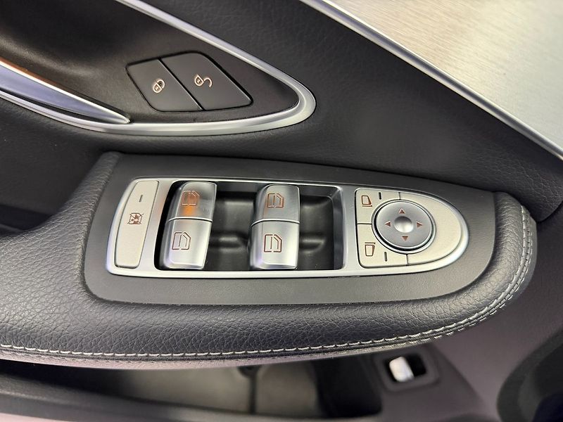 Mercedes-Benz Třídy C 4MATIC AVANTGARDE, LED, TEMPOM - fotka 23 z 25