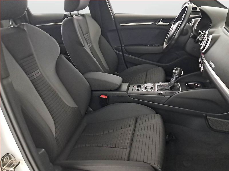 Audi A3 (2015) e-tron, Automat, Serv.kniha - fotka 9 z 20