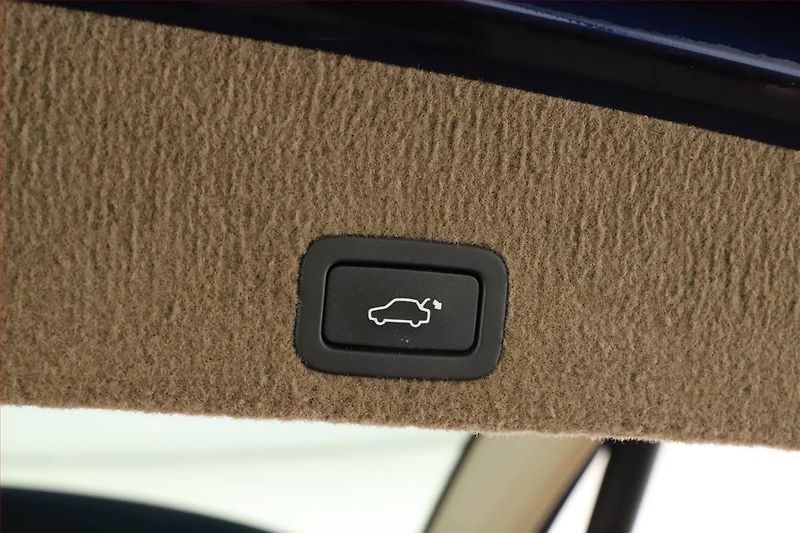 Volvo XC60 (2012) D4, Automat, Tempomat - fotka 14 z 17