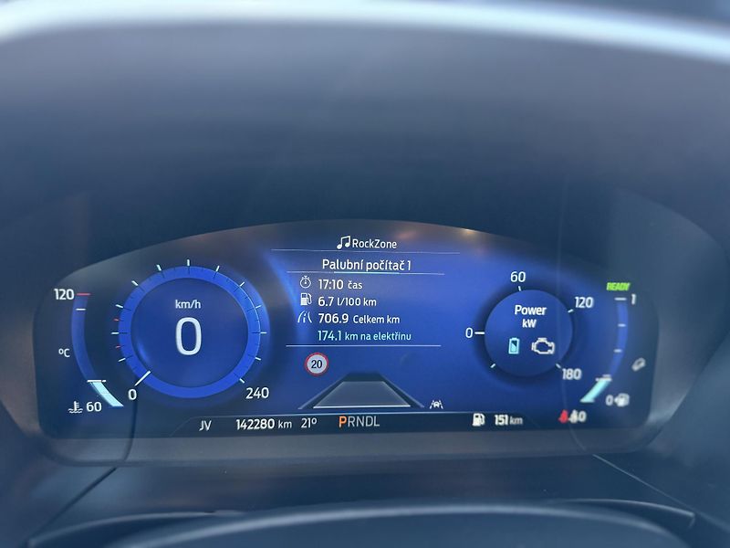 Ford Kuga (2022) 2.5 HEV,4x4,REZERVOVÁNO - fotka 40 z 51