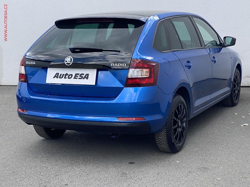 Škoda Rapid (2015) 1.2 TSi, Sport, xenon, panor - fotka 4 z 16