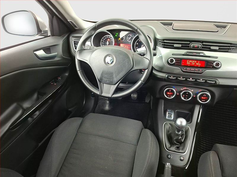 Alfa Romeo Giulietta (2011) 1.4 T, Tempomat - fotka 7 z 13