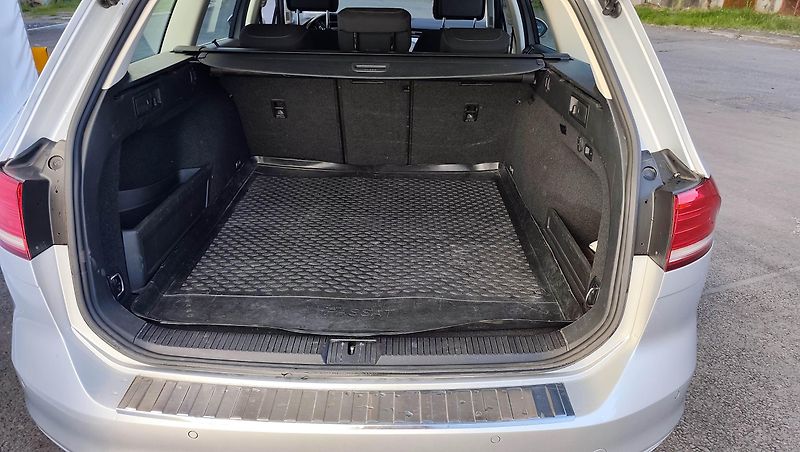 Volkswagen Passat (2019) Webasto-el.tažné-Matrix-Adapt. - fotka 37 z 37
