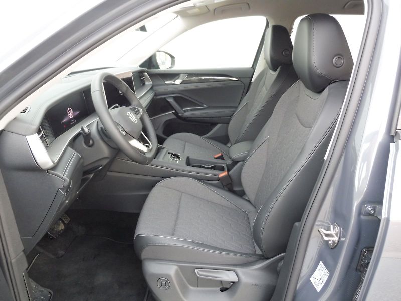 Volkswagen Tayron (2026) People 1,5 TSI 150kW eHybrid - fotka 7 z 29