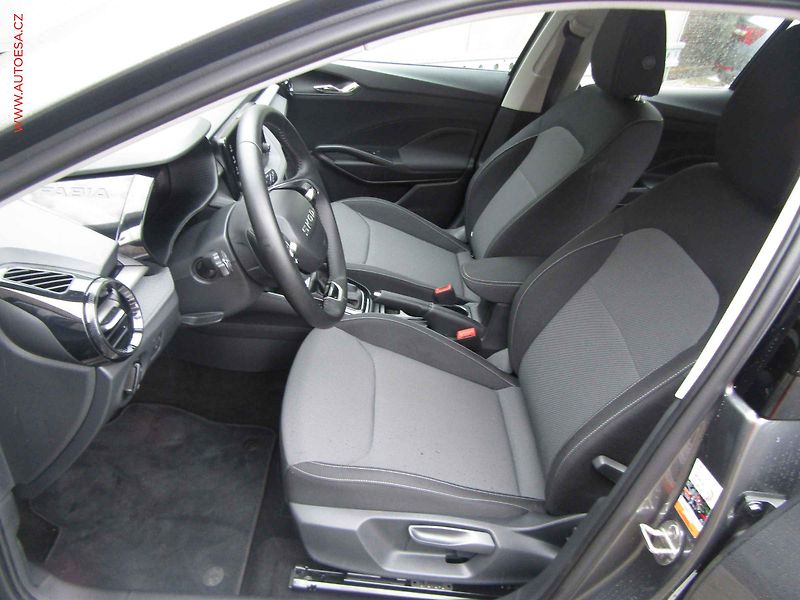 Škoda Fabia (2025) 1.0TSi, 1.maj,ČR, LED, AC - fotka 10 z 20