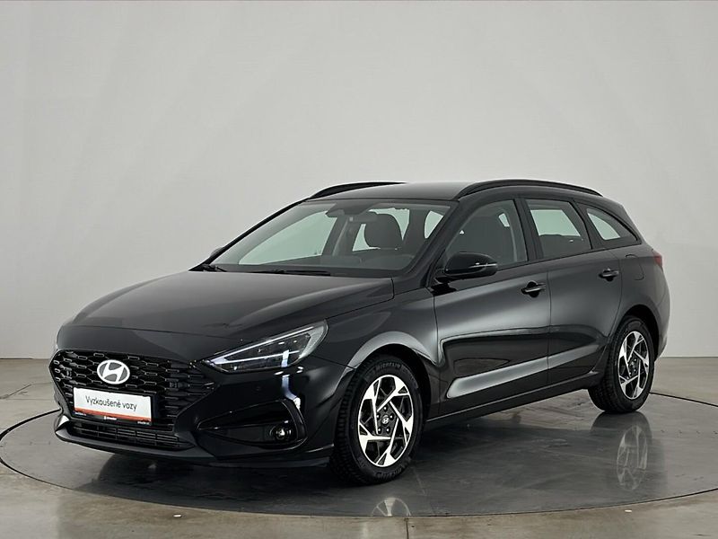 Hyundai i30 Smart DCT - fotka 1 z 26