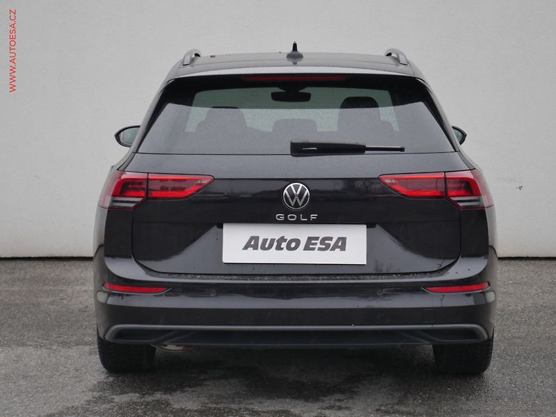 Volkswagen Golf (2021) 1.5TSi, ČR, Life, LED, park - fotka 5 z 22