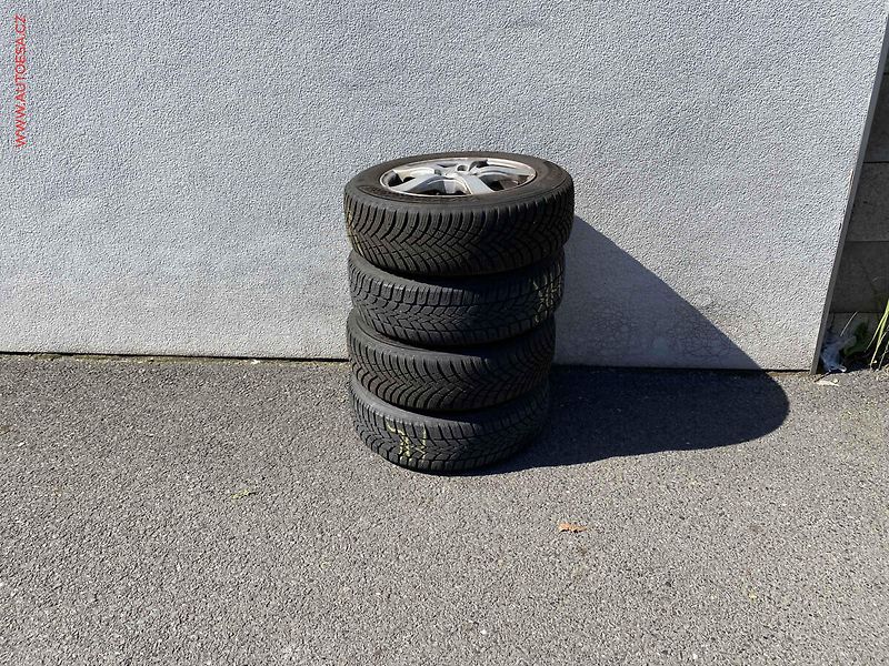Kia Rio (2012) 1.4i, +kola - fotka 17 z 17