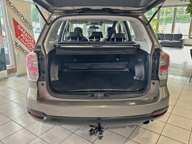 Subaru Forester 2.0 i 4x4, A/T, EXECUTIVE, DPH - fotka 12 z 26