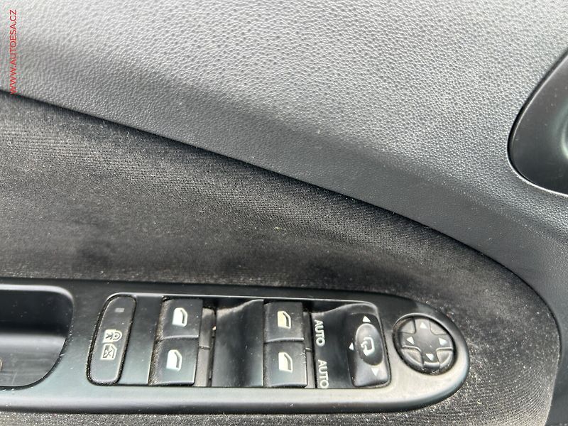 Citroën C3 Picasso (2015) 1.6 VTi, 2.maj,ČR, AT - fotka 11 z 16