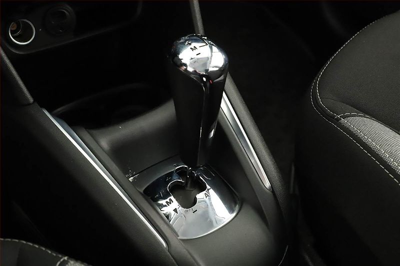 Peugeot 208 (2015) 1.2 PureTech, Automat - fotka 10 z 15