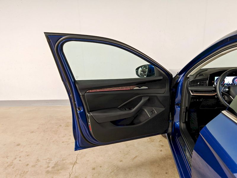 Škoda Superb (2024) Combi 2.0 TDI 142 kW DSG 4x4 L - fotka 23 z 34