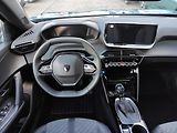 Peugeot 2008 (2026) ALLURE 1.2 100k MAN6 2x kamera - náhled 2