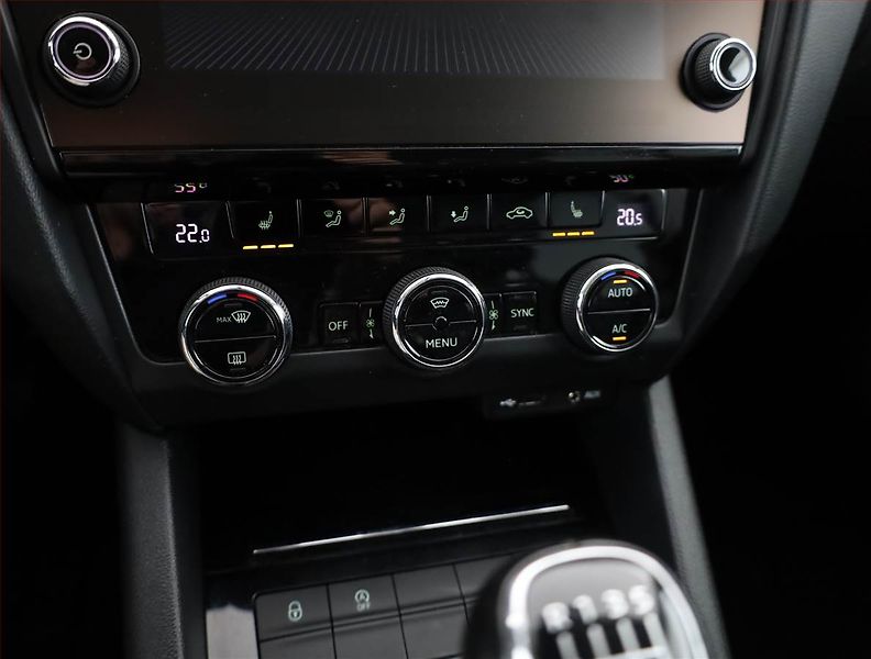 Škoda Octavia (2017) Style 2.0 TDI, Serv.kniha - fotka 10 z 16