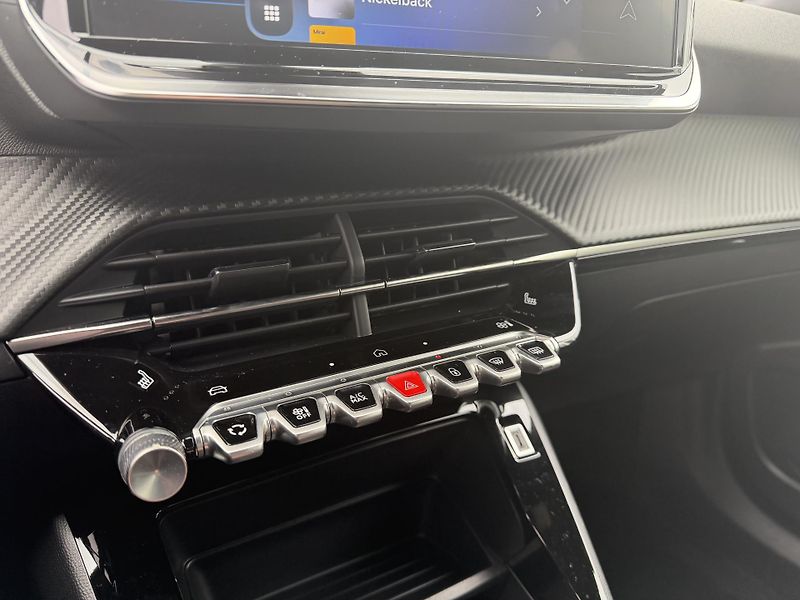 Peugeot 2008 (2025) ACTIVE PureTech 100k MAN6 - fotka 20 z 32