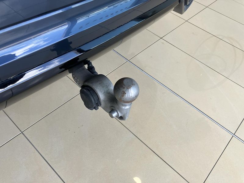 Volvo XC60 B5 AWD Plus Dark-REZERVACE - fotka 12 z 46