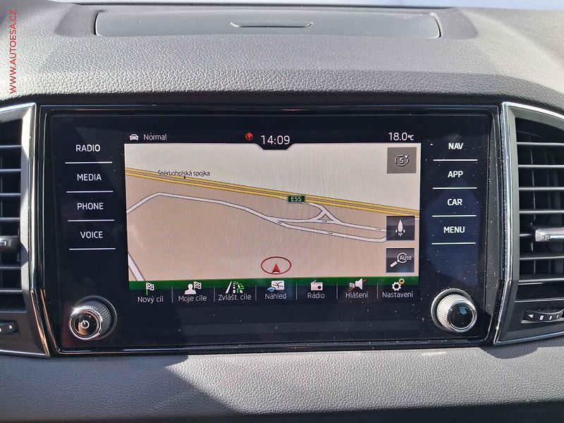 Škoda Karoq (2018) 1.5 TSi, 2.maj,ČR, Style - fotka 20 z 21