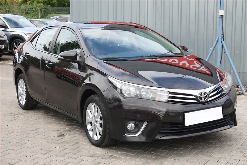 Toyota Corolla (2015) 1.6 Valvematic, Tempomat - fotka 1 z 18