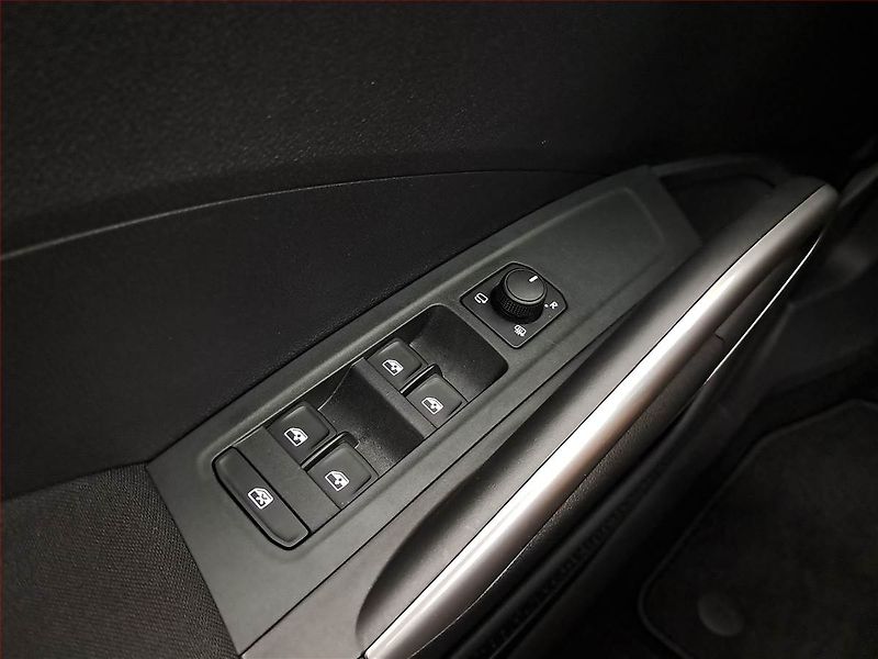 Škoda Fabia (2025) 1.0 TSI, TOP SELECTION, DPH - fotka 19 z 19