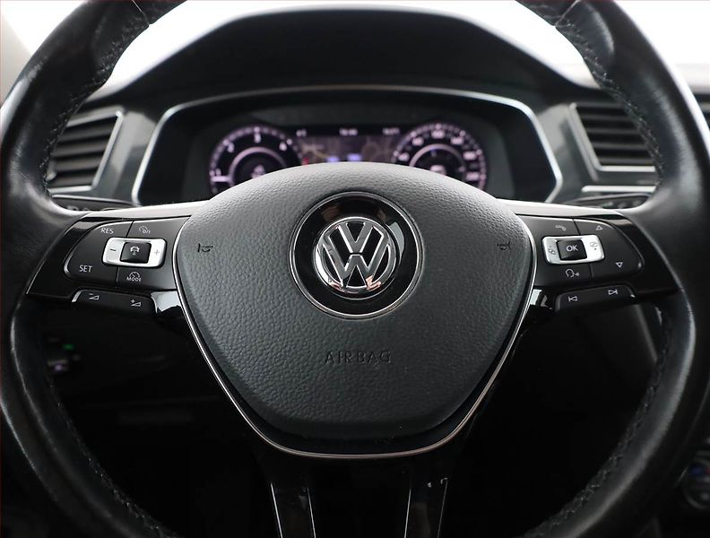 Volkswagen Tiguan Allspace (2018) R-Line 2.0 TDI - fotka 8 z 15