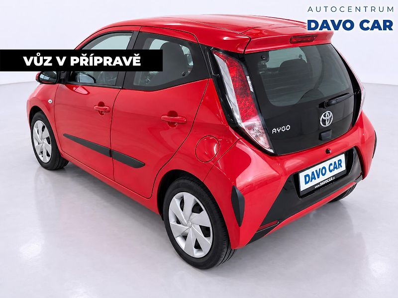 Toyota Aygo 1,0 VVT-i 51kW CZ Aut. Serv.kn - fotka 4 z 12